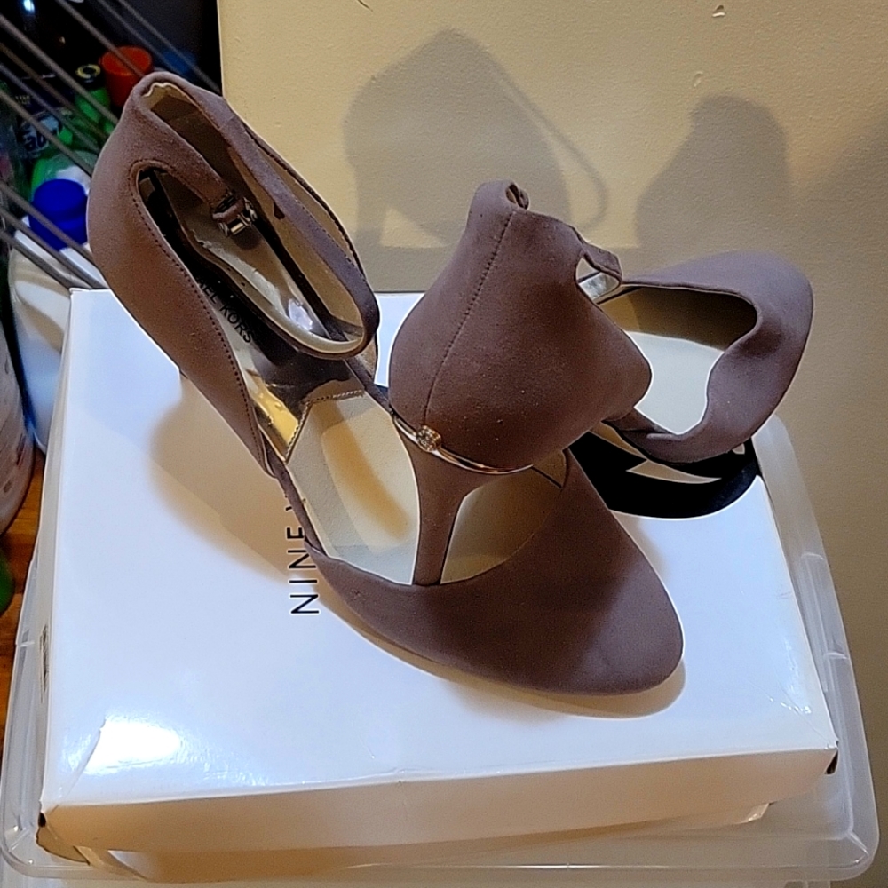 classy pumps